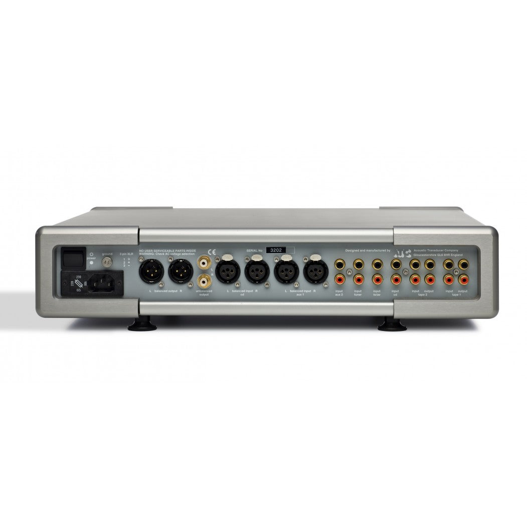ATC SCA2, pannello posteriore con ingressi e uscite XLR e RCA