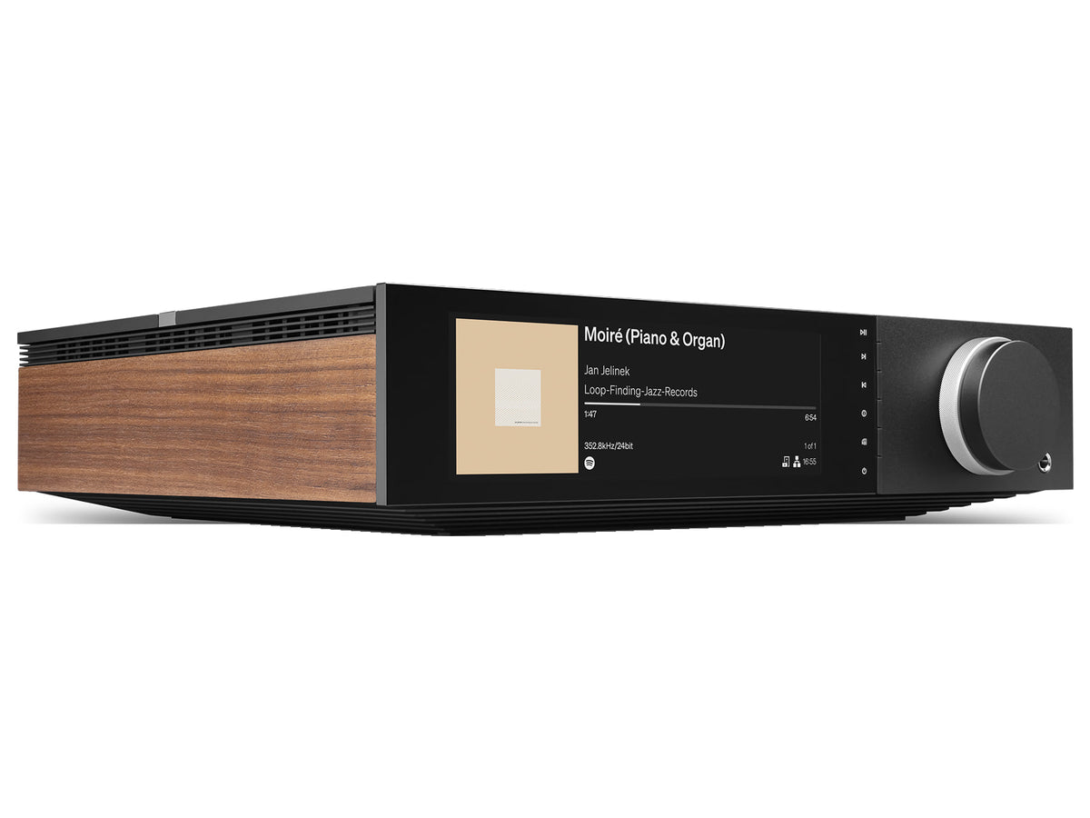 Cambridge Audio Evo 300, vista di tre quarti con i pannelli laterali in legno