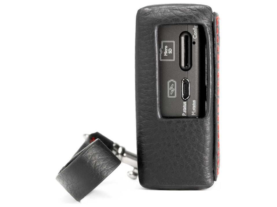 Chord custodia in pelle per Mojo 2 e Poly — lato del Poly con lo slot Micro SD e la presa Micro-USB