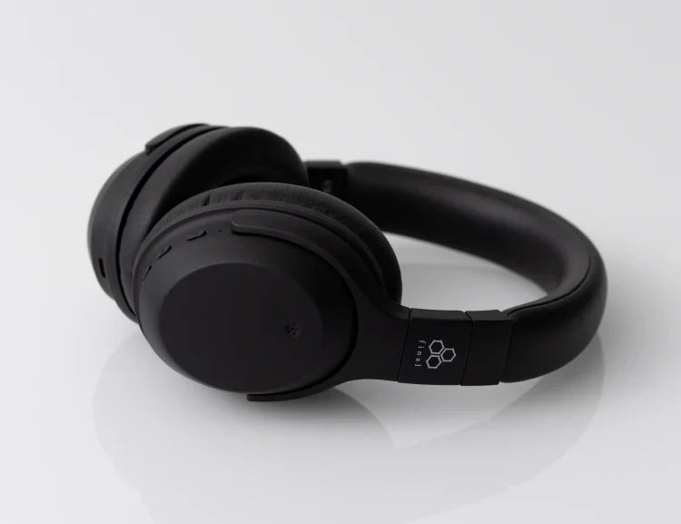 Final Audio UX2000, vista frontale