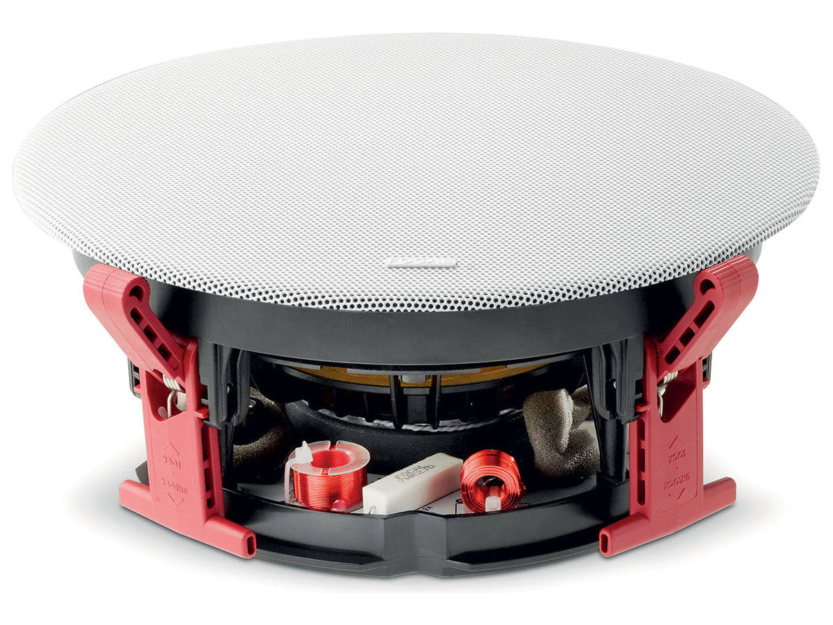 Focal 300 ICW6, vista di tre quarti, con griglia rotonda