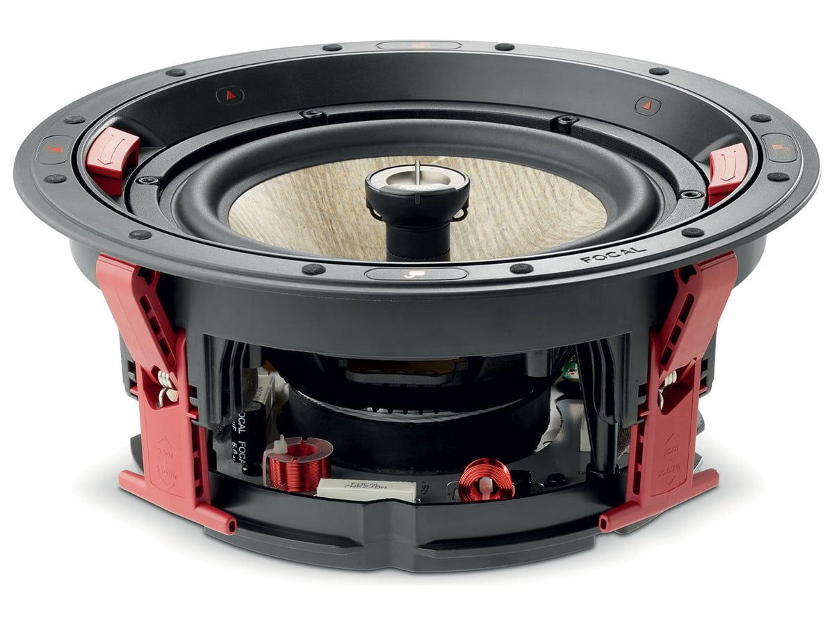 Focal 300 ICW8, vista di tre quarti