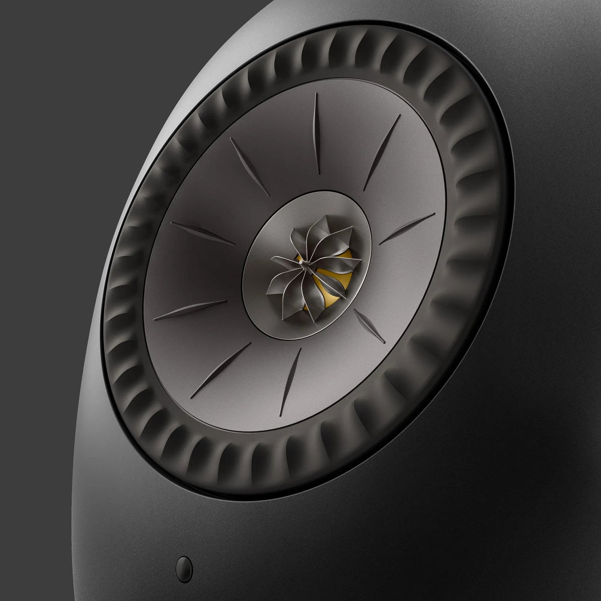 KEF LS LUXE, finitura Eclipse Black, dettaglio dell'altoparlante Uni-Q