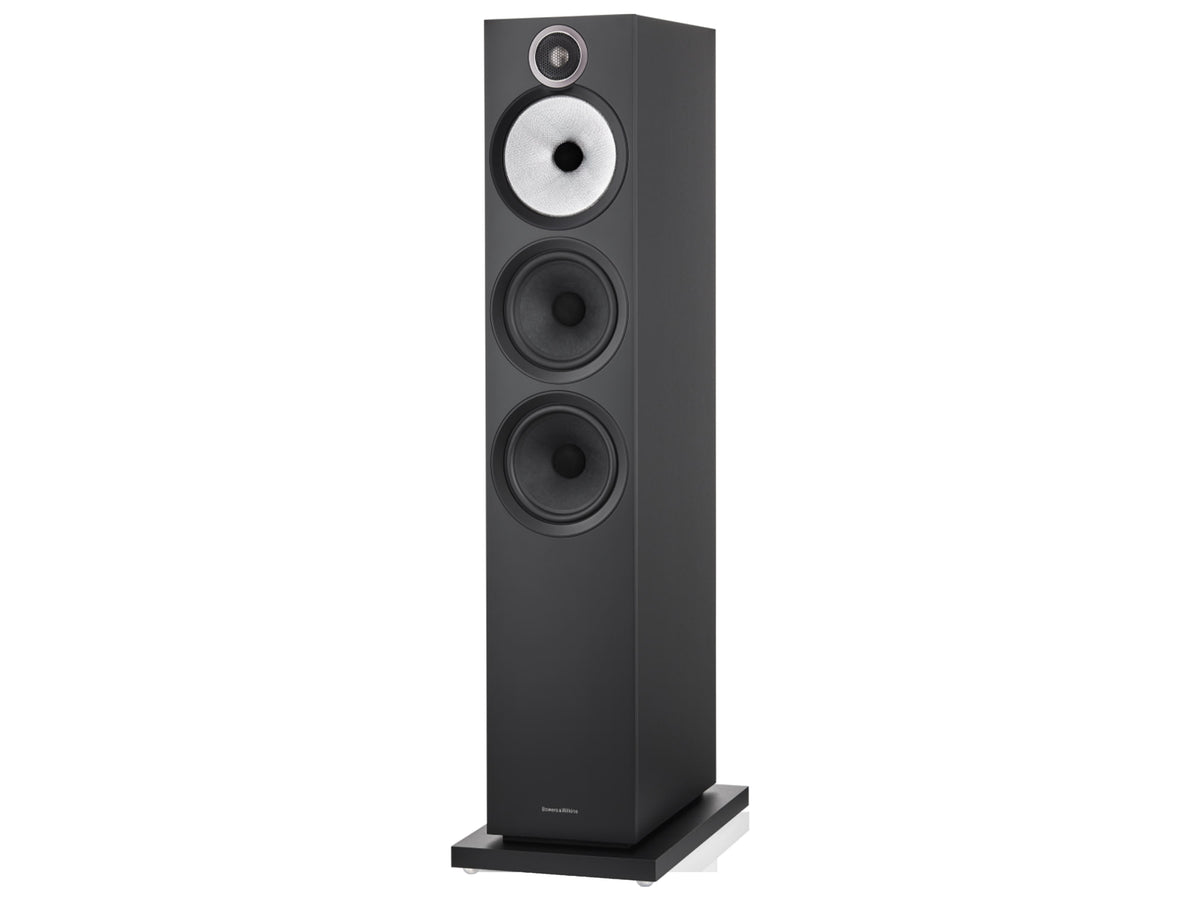 B&W 603 S3 — Vista di tre quarti