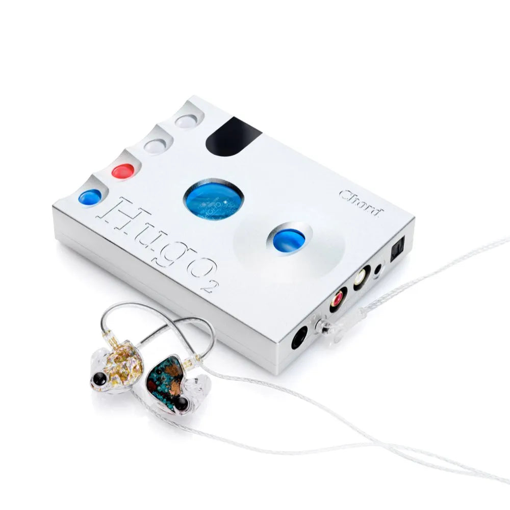 Chord Hugo 2 — silver, con auricolari collegati