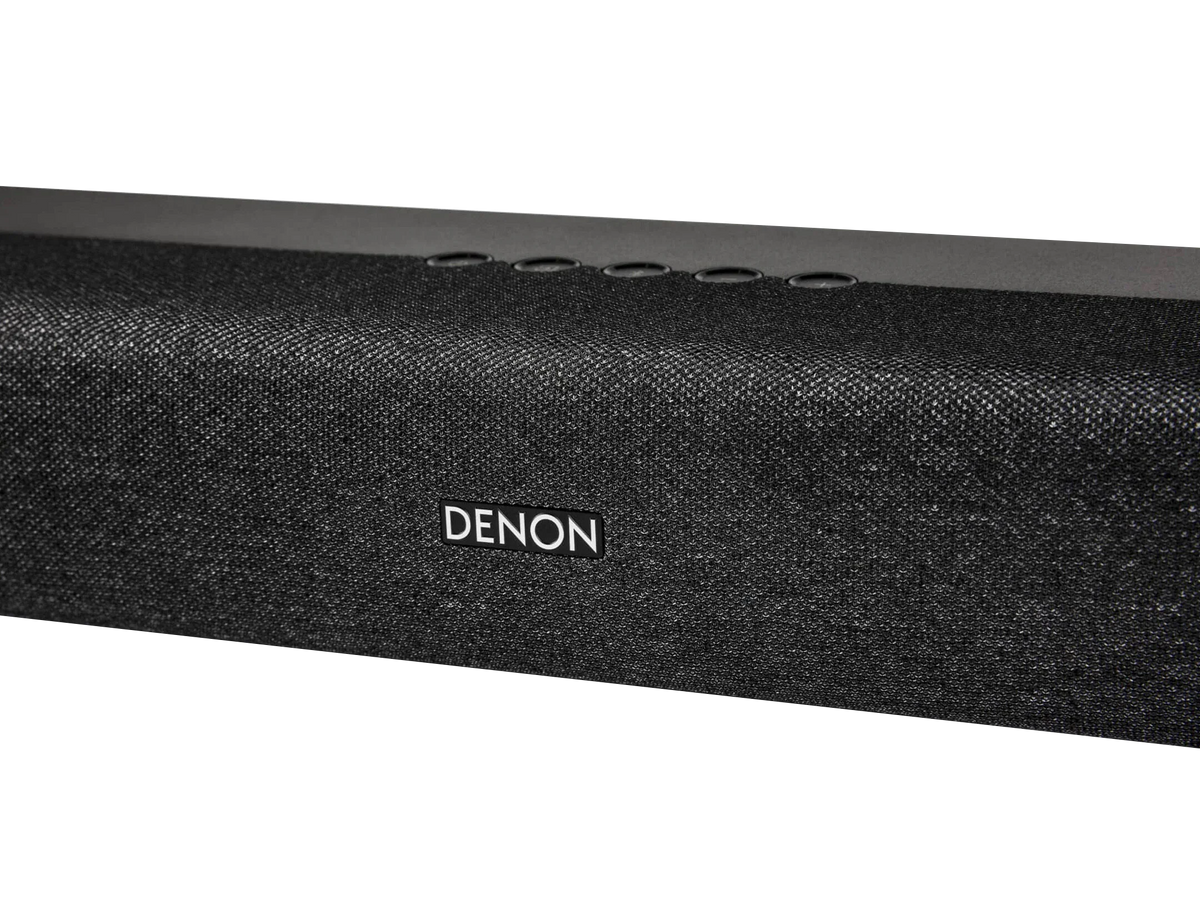 Denon DHT-S217 — Dettaglio logo frontale