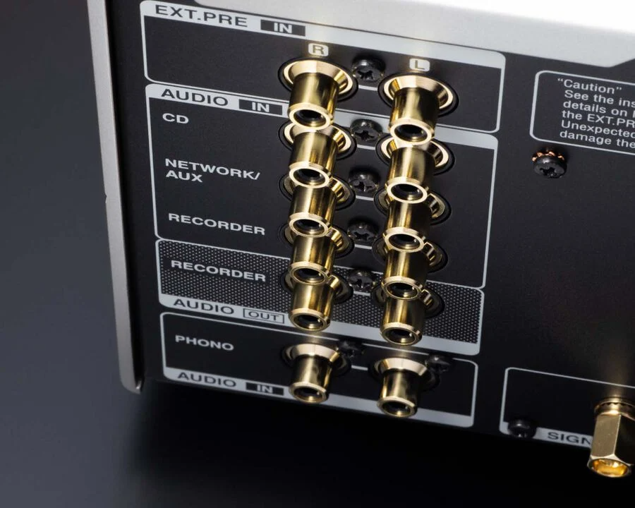 Denon PMA-3000NE — Foto ambientata