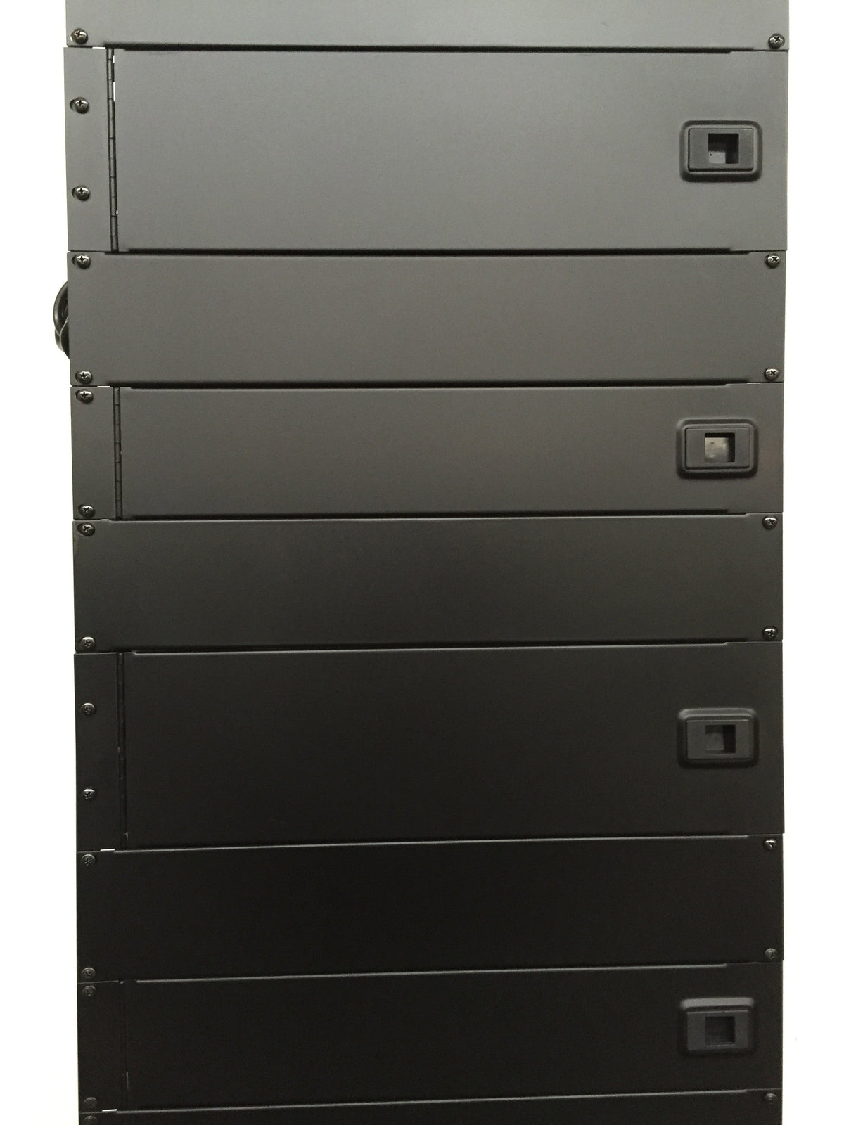 Domolift Kit Lan con passa-cavi e arretratore 3U, dettaglio