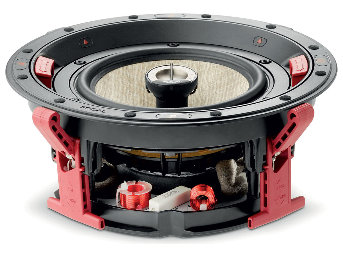 Focal 300 ICW6, vista di tre quarti