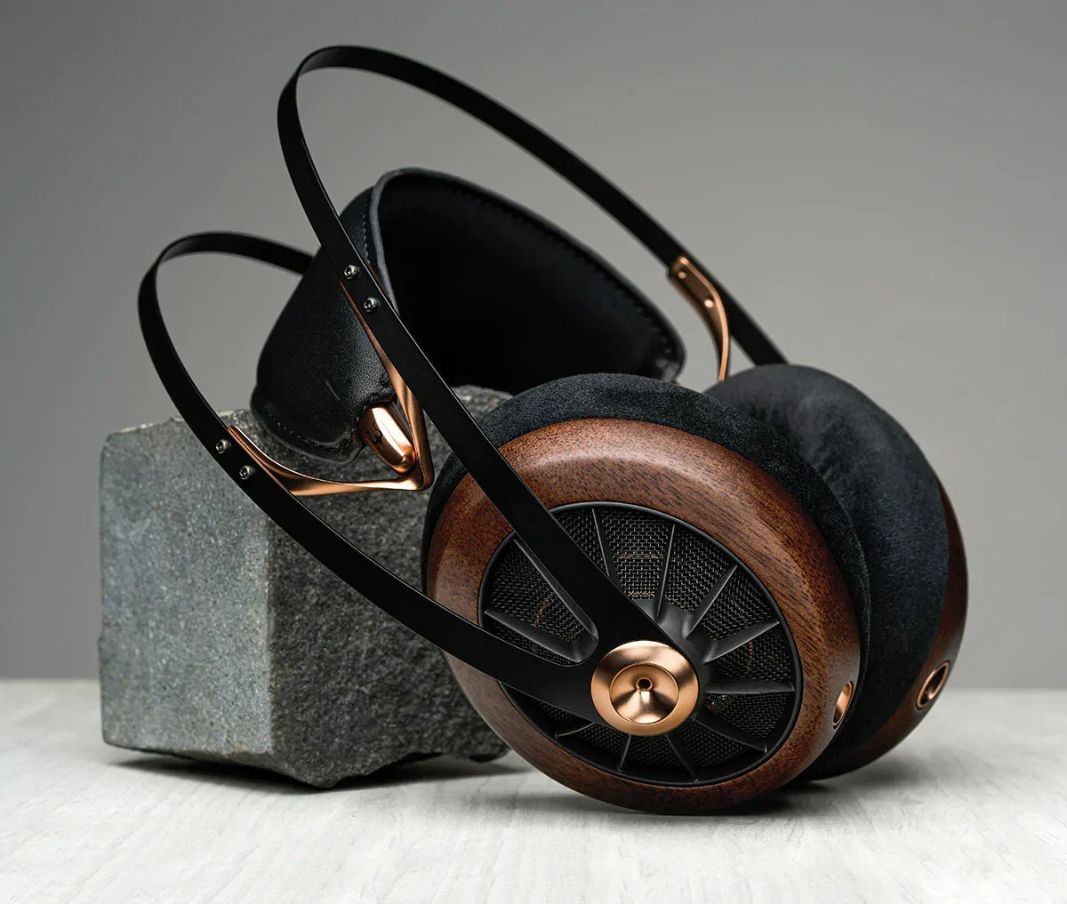 Meze Audio 109 Pro, foto ambientata