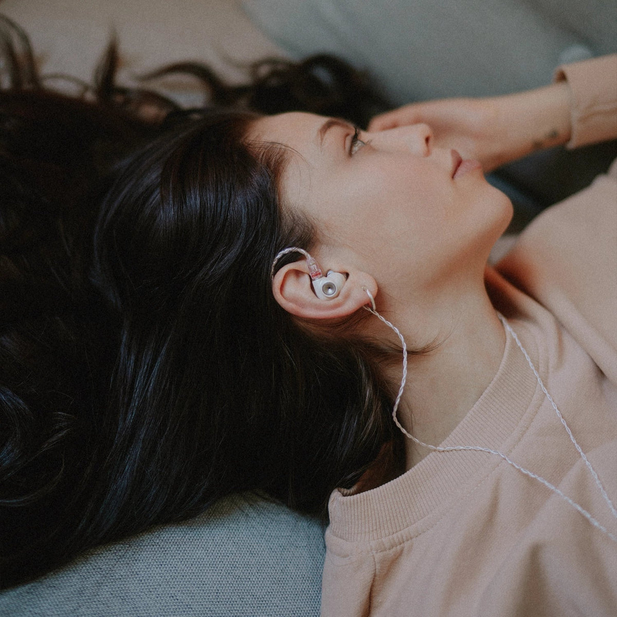 Meze Audio ALBA S — Foto ambientata