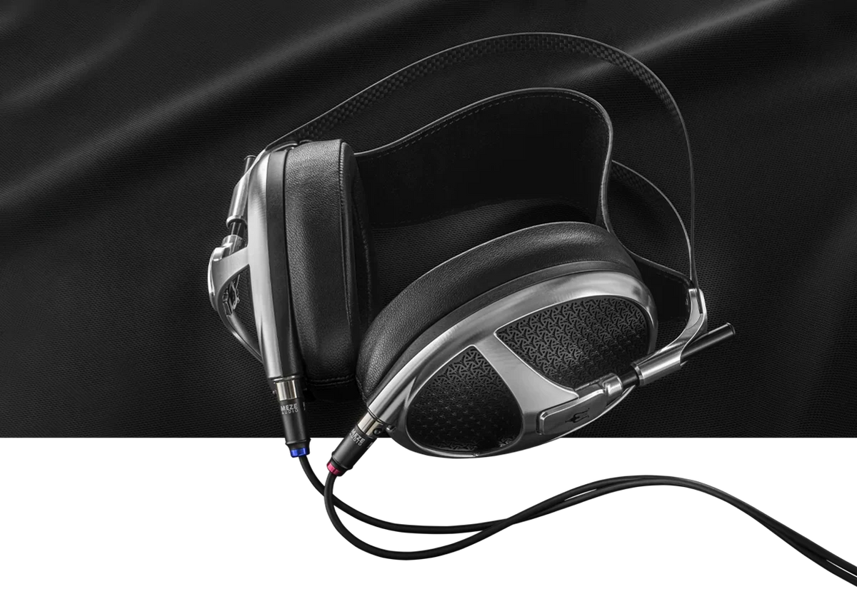 Meze Audio Elite, foto ambientata