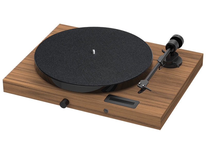 Pro-Ject Juke Box E1, Vista frontale 2 Finitura Noce