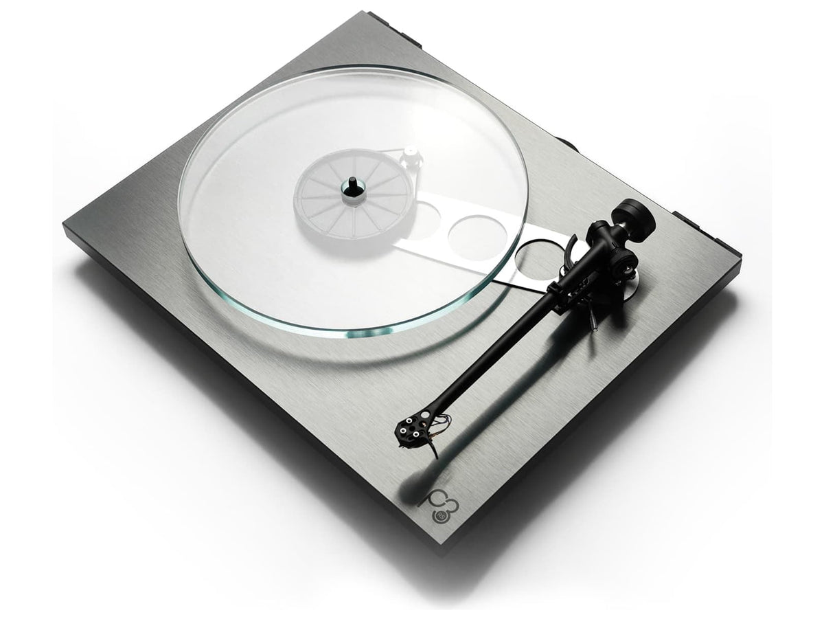 Rega Planar 3-RS Edition — Vista di tre quarti