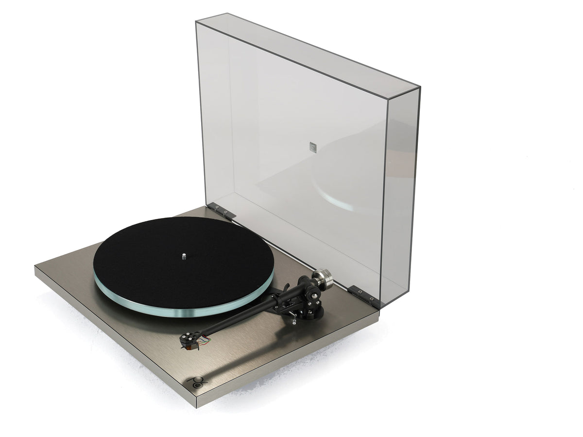 Planar 6 RS Edition, vista di tre quarti