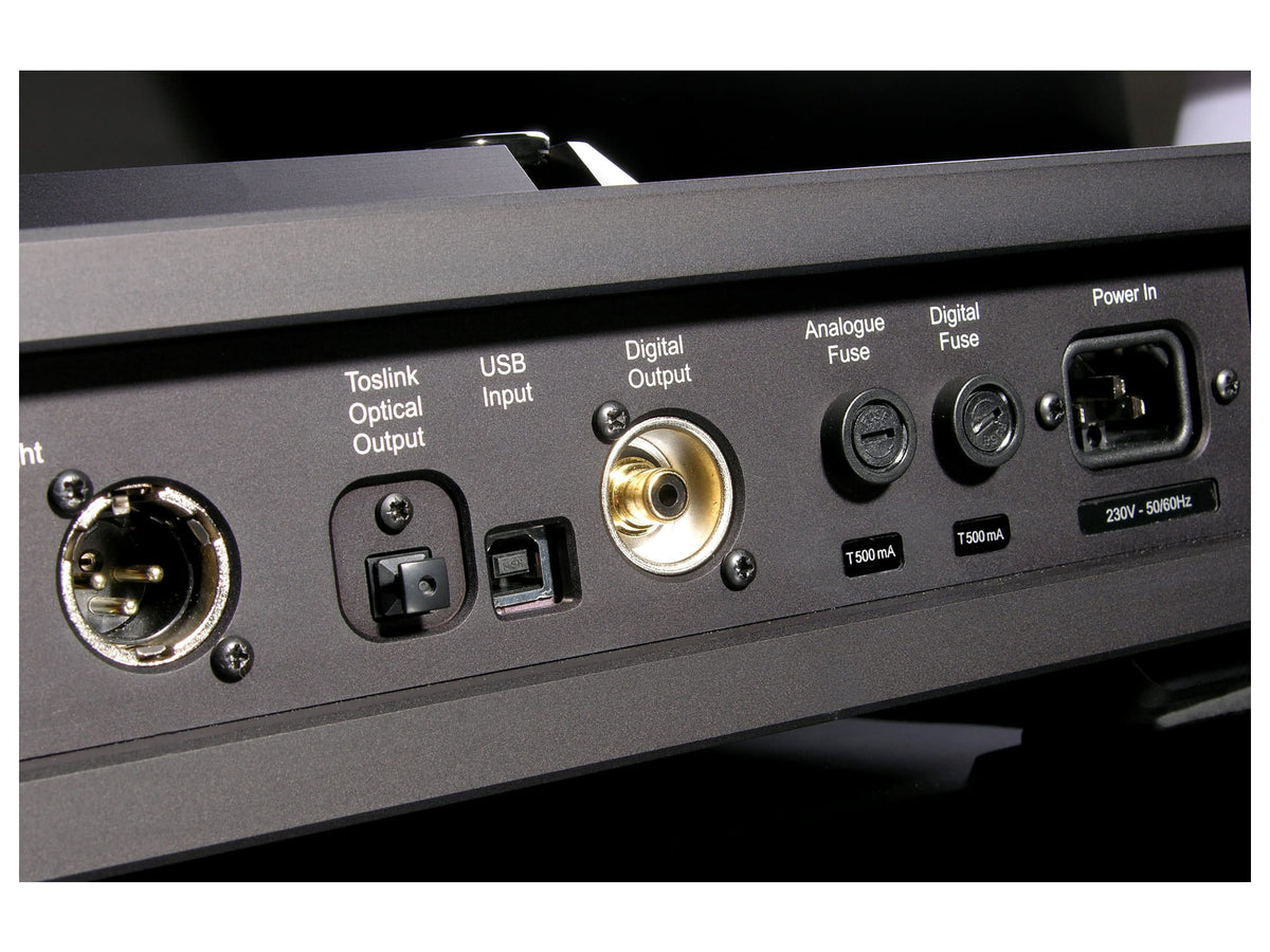 Rega Valve Isis CD Player — Vista posteriore