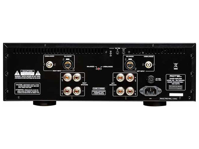 Rotel RB-1582 MKII — Vista posteriore